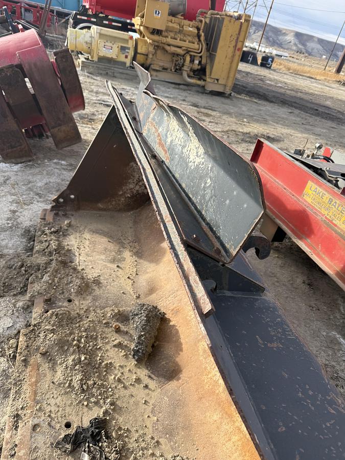 Used CAT Loader Bucket (100 inch wide)