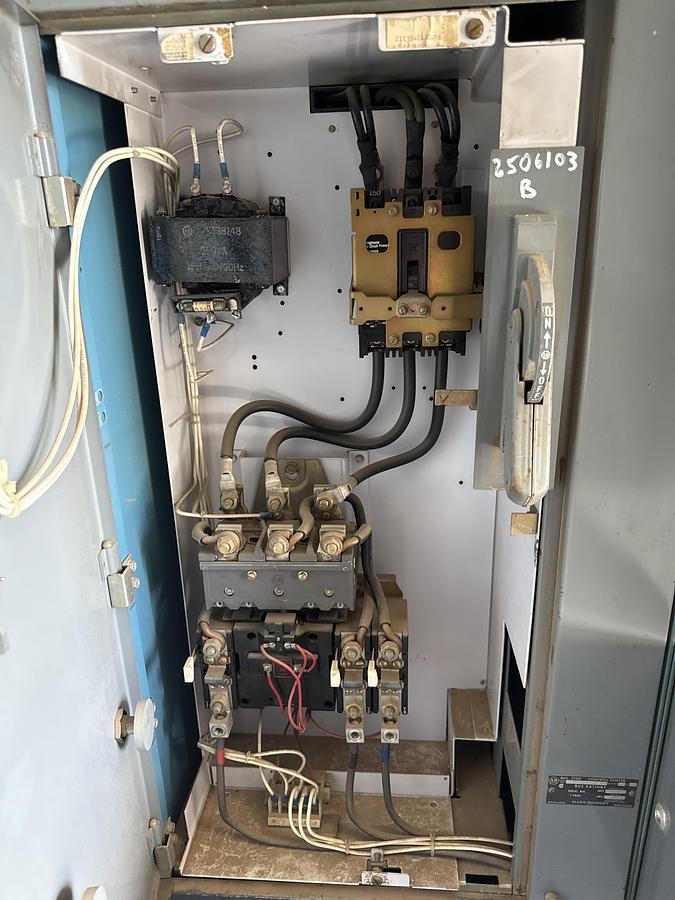 Used ALLEN BRADLEY 600 volts breaker 60 HZ 100hp
