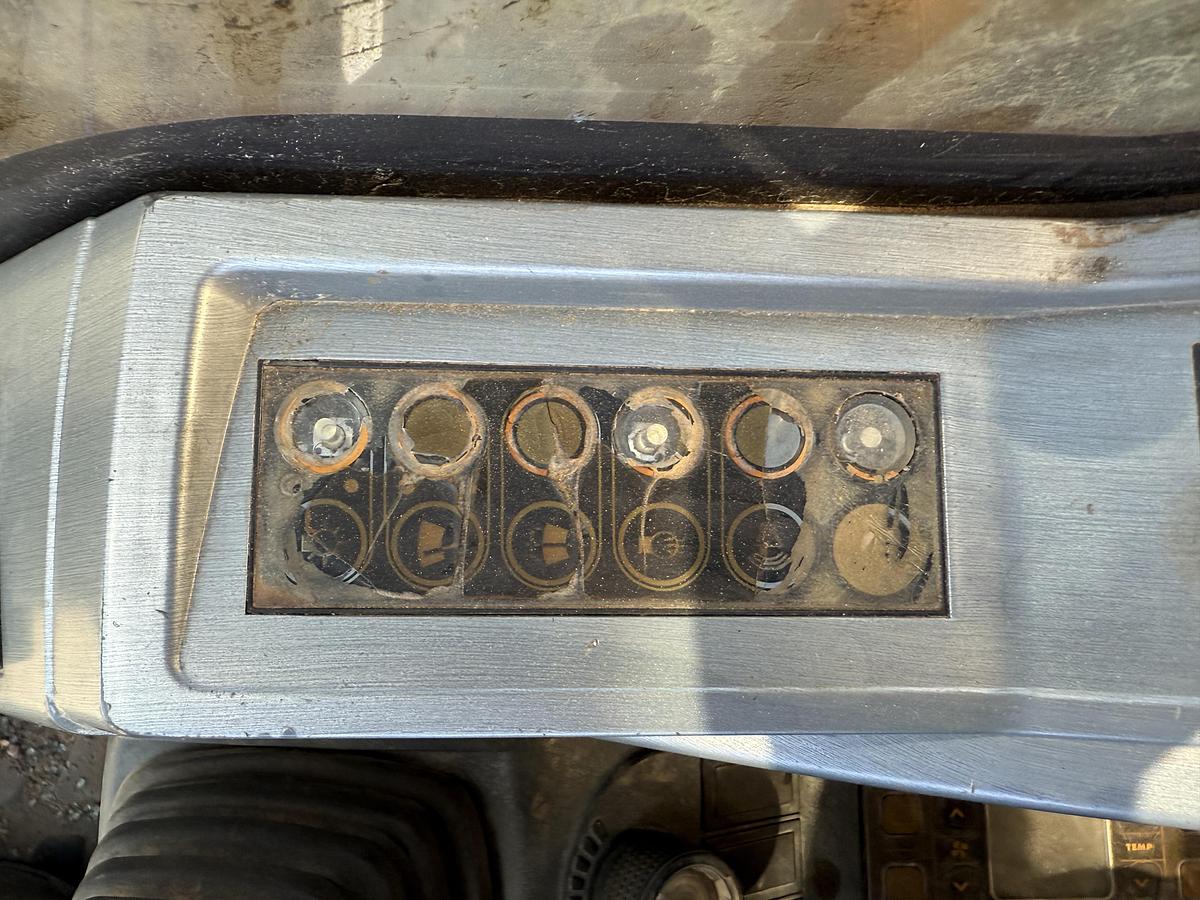 Used 2011 HYUNDAI ROBEX 250 LC9 EXCAVATOR