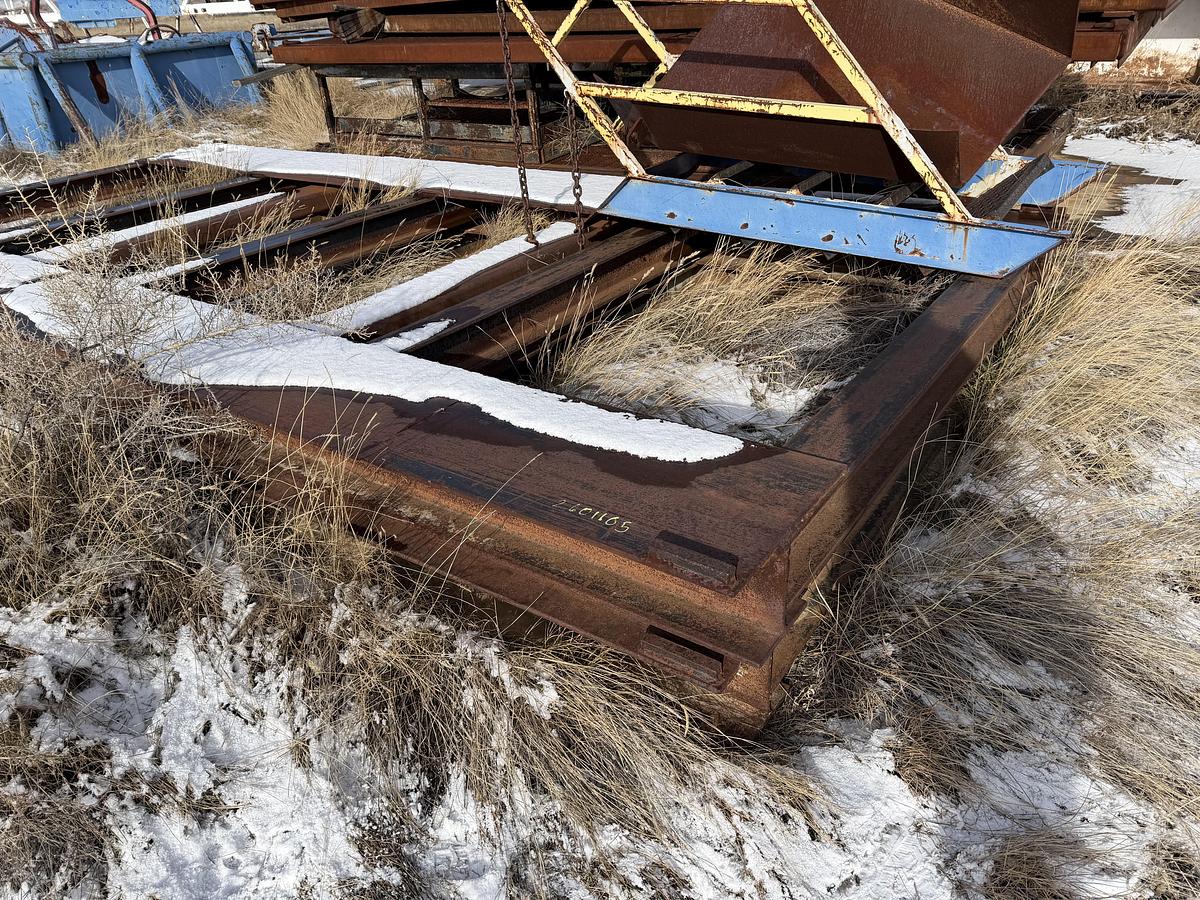 Used Wind Walls, Walkways, Flow Line Pipe, Hoses, Stairs V Door, Skids Rig #235