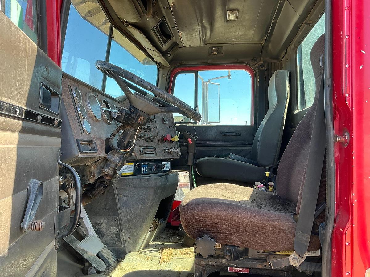Used International Semi Winch Truck 