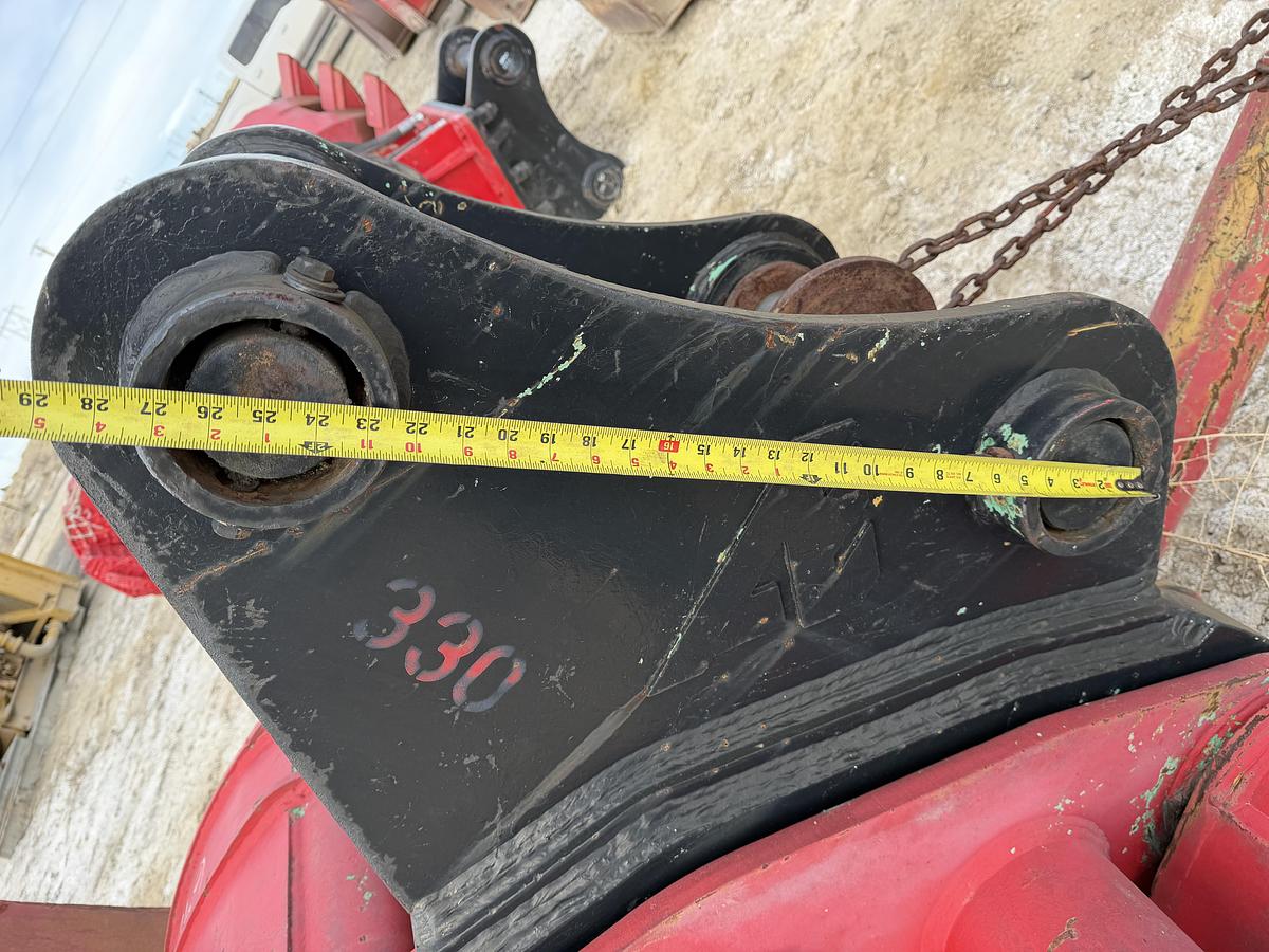 Used AE 330 Scrap Claw
