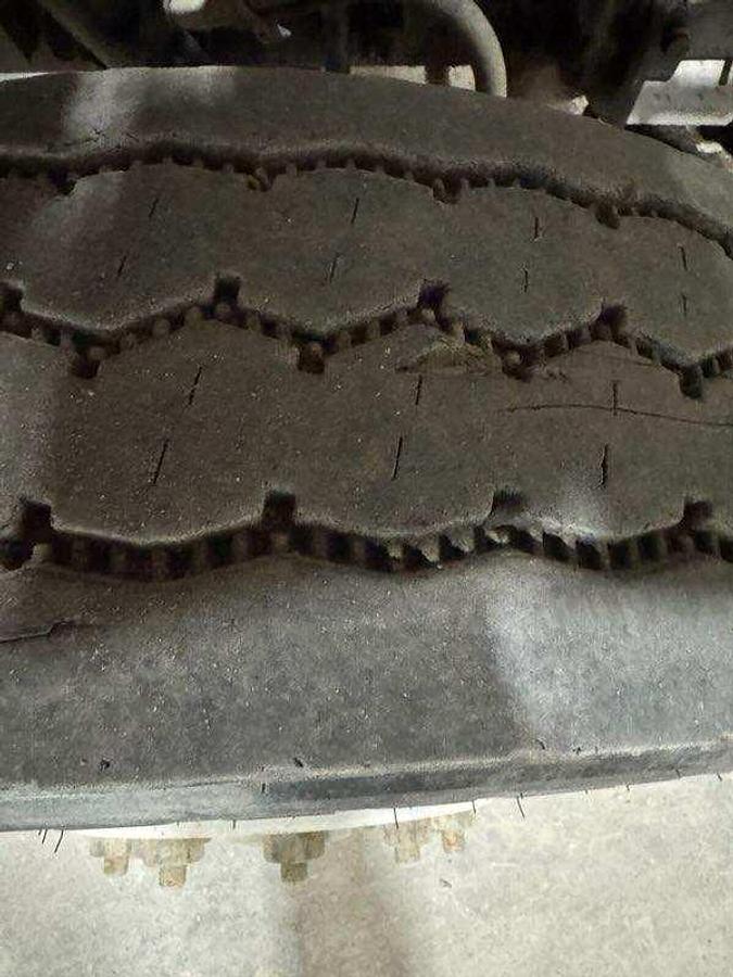 Used 2000 Volvo Rapid Rail Single-Axle Automated Side-Loader