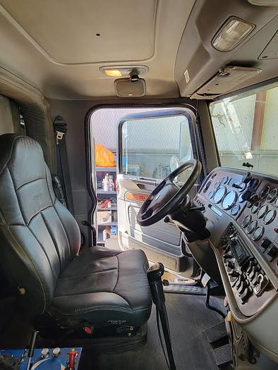 Used 2006 Peterbilt ISX 378