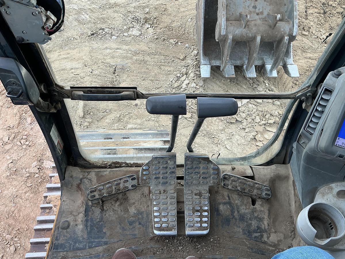 Used 2015 DEERE 350G-LC