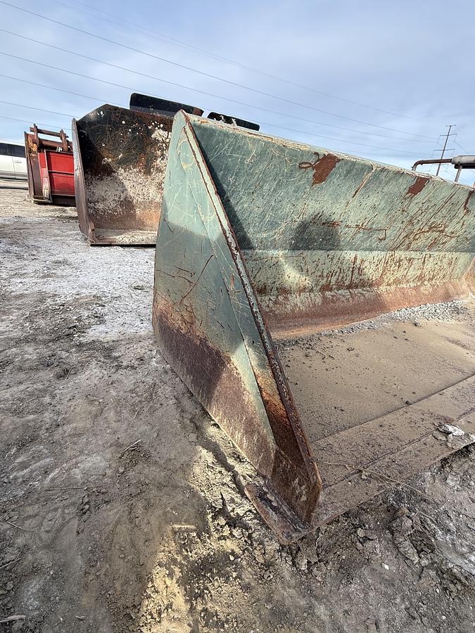 Used 2008 GEHL 8FT Bucket