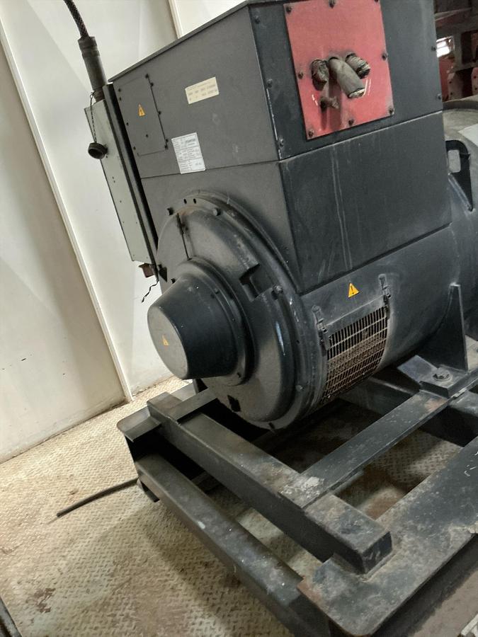 Used 2011 Cummins 500kw Diesel Generator