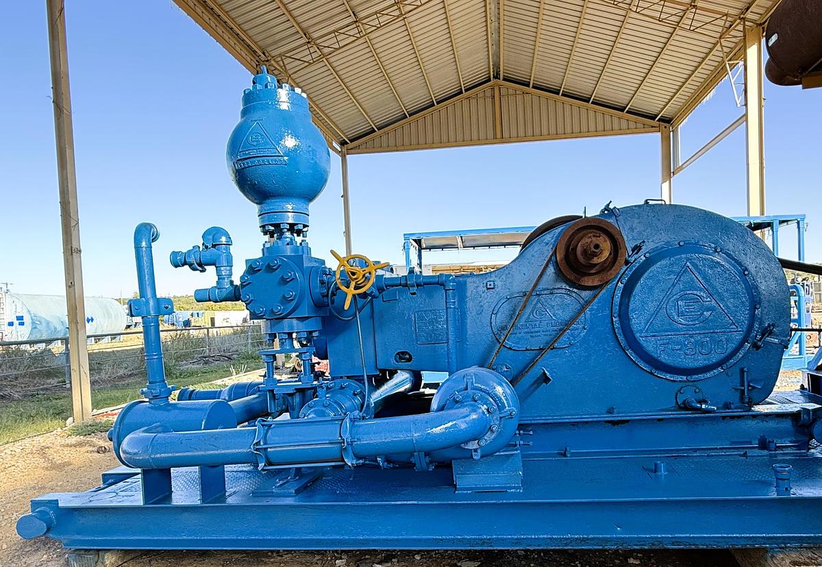 Used F-800 Triplex Mud Powered by D379