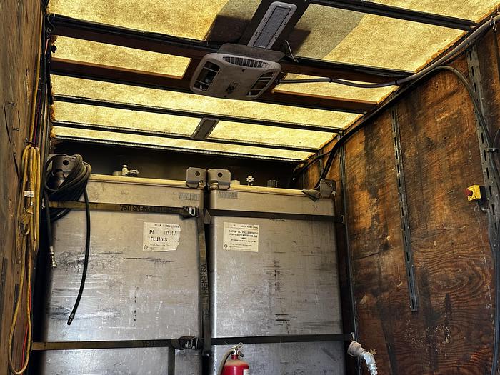 Used 1999 Peterbilt 330 Box/ Lube Truck