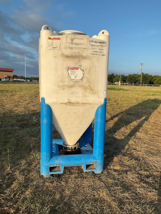 Used Snyder Flow Master Hopper