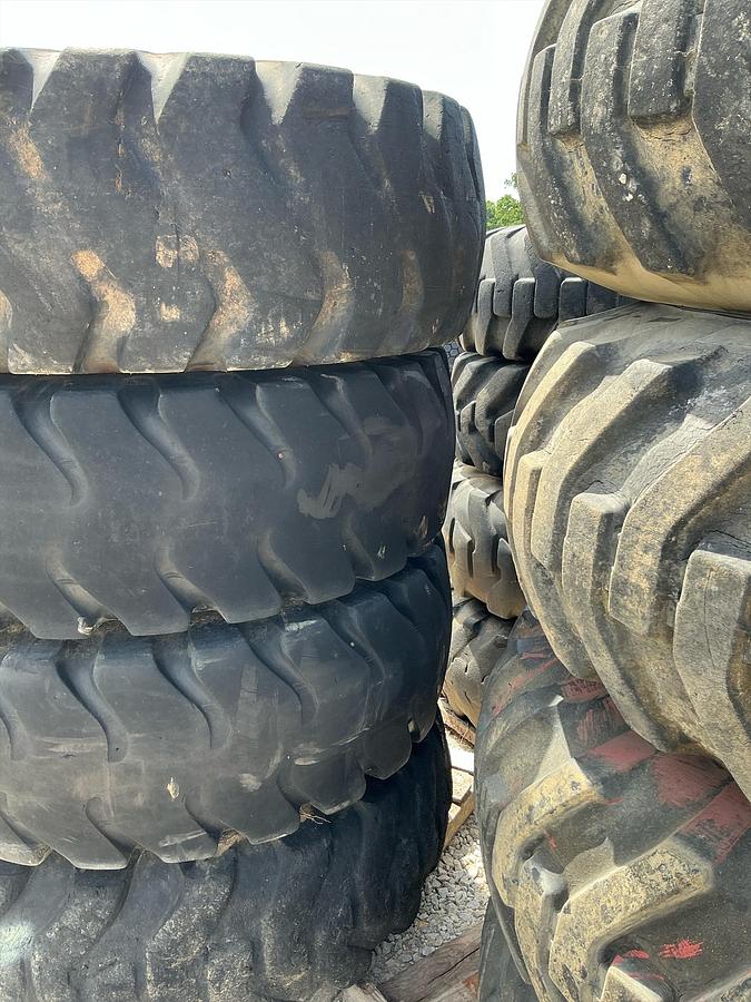 Used STA Rock Service Loader Dozer Tires 