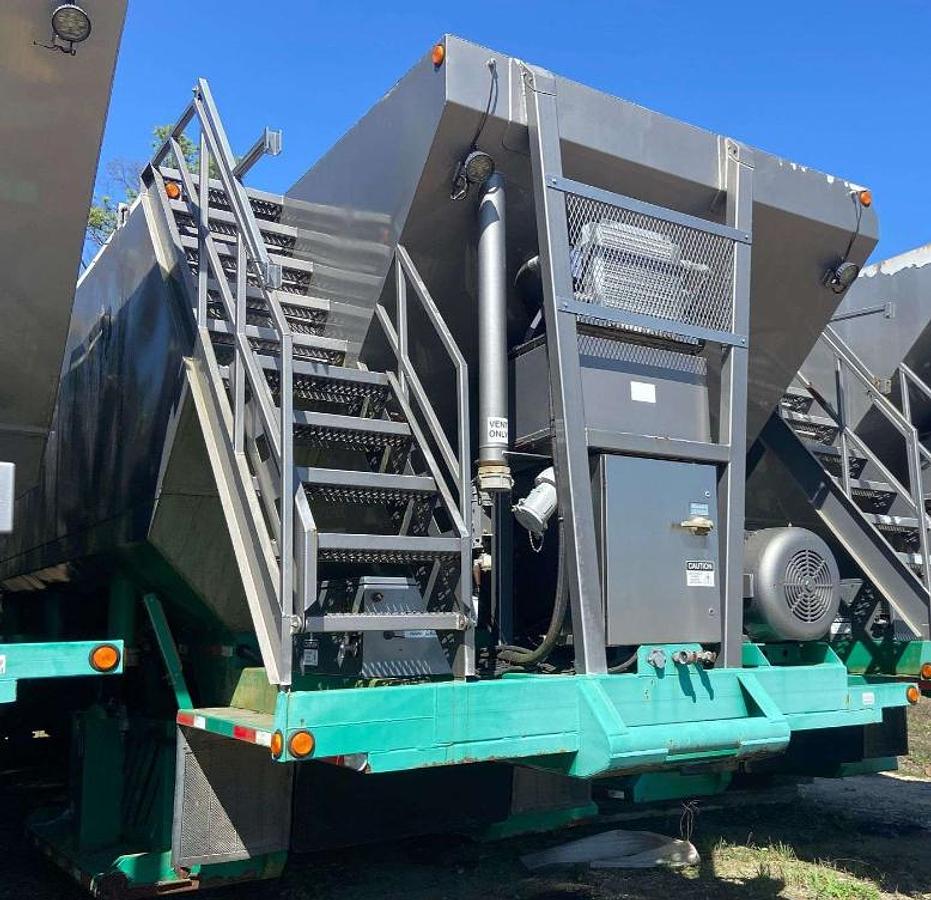 Used 2013 CHARLTON & HILL ESH-1701 T/A SAND HOGG TRAILER