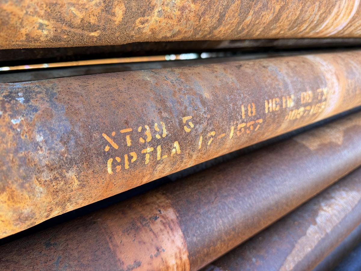 Used 4 inch S135 Range 3 Drill Pipe 14# BN XT39 Conn