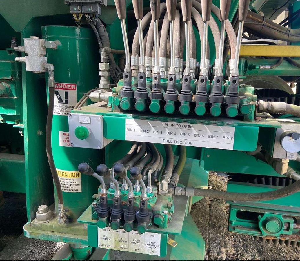 Used 2013 CHARLTON & HILL ESH-1701 T/A SAND HOGG TRAILER