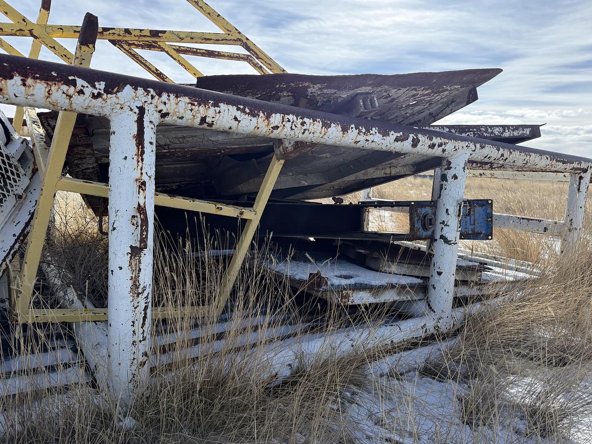 Used Junk Tub with Air Tugged Railing Coolers Rig #235