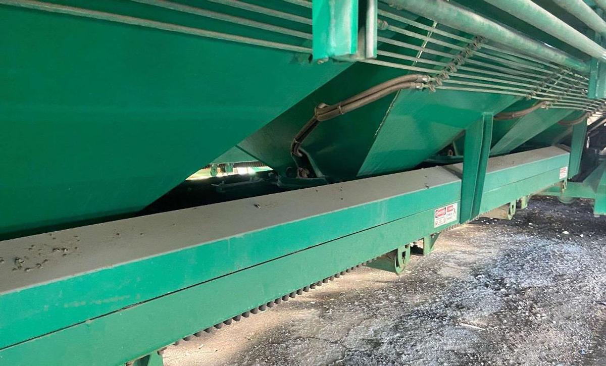 Used 2013 CHARLTON & HILL ESH-1701 T/A SAND HOGG TRAILER