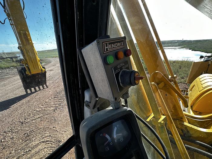 Used 2006 Kobelco SK480 With Hydraulic Quick Coupler