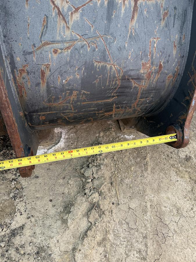Used CAT Loader Bucket (100 inch wide)