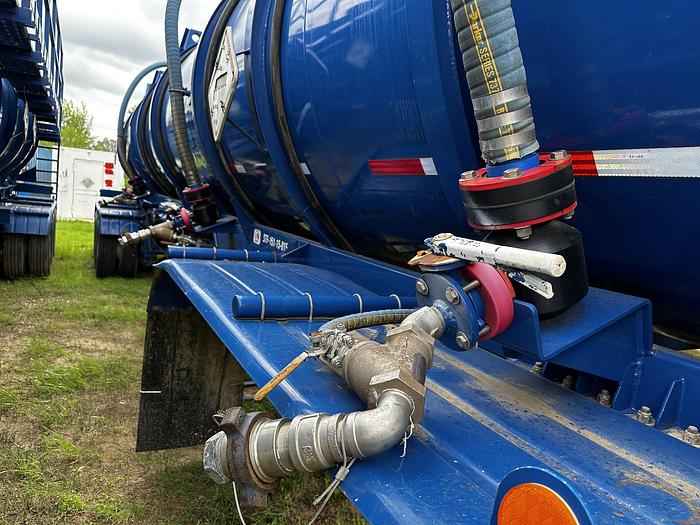 Used 2015 Worley Acid/ Gel Transport Trailer