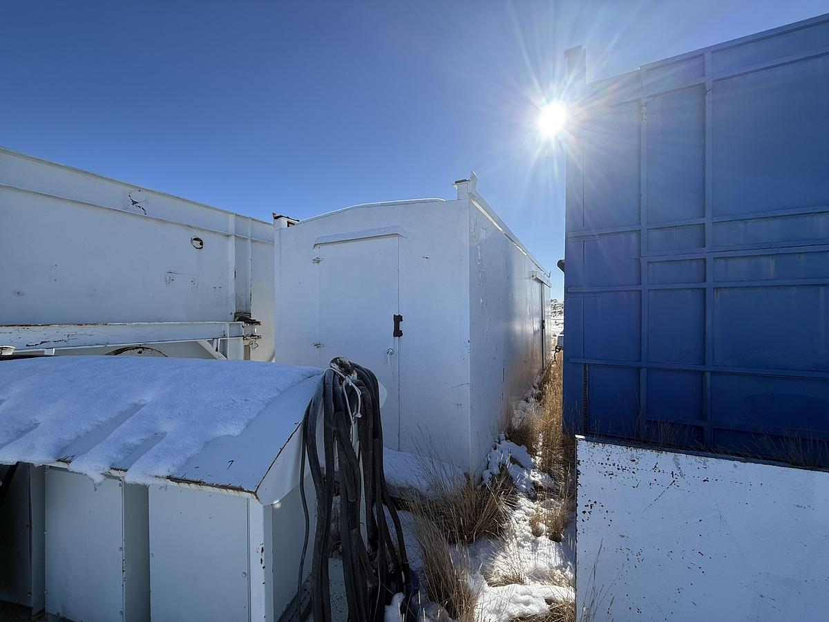 Used Dog House, Parts House, Rig #323 