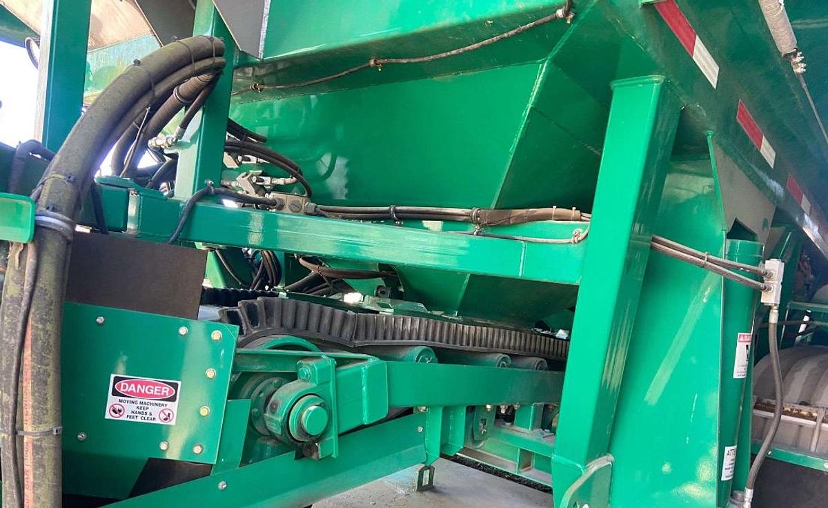 Used 2013 CHARLTON & HILL ESH-1701 T/A SAND HOGG TRAILER