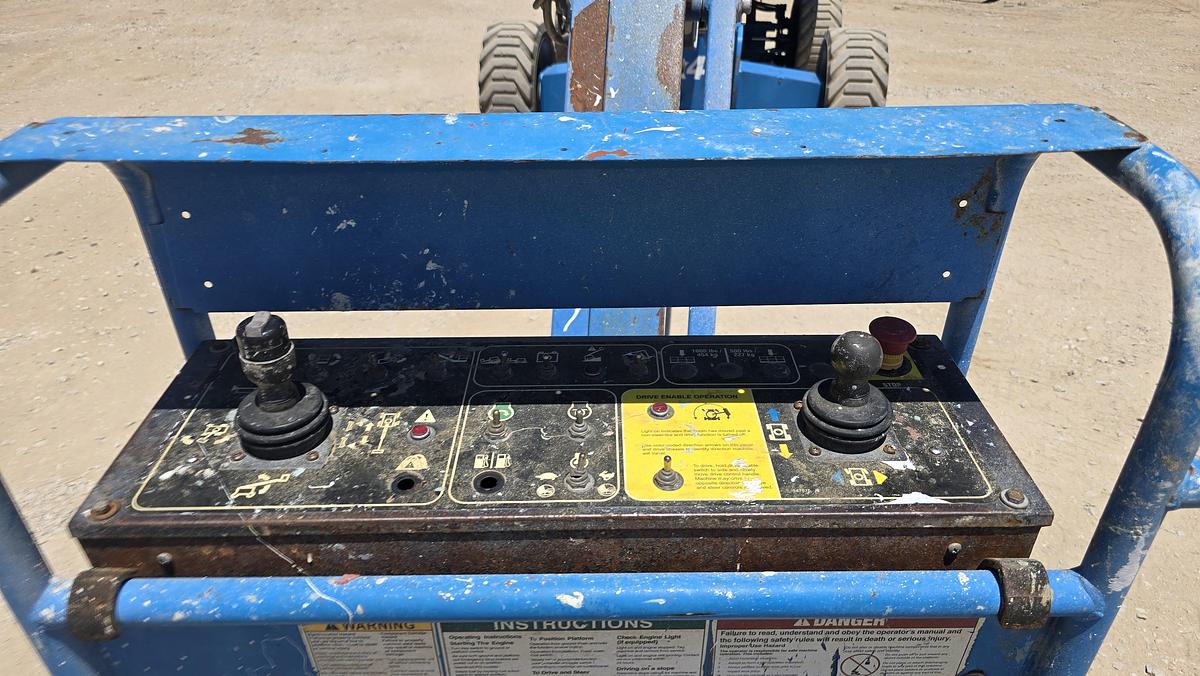 Used GENIE S-65 Manlift 