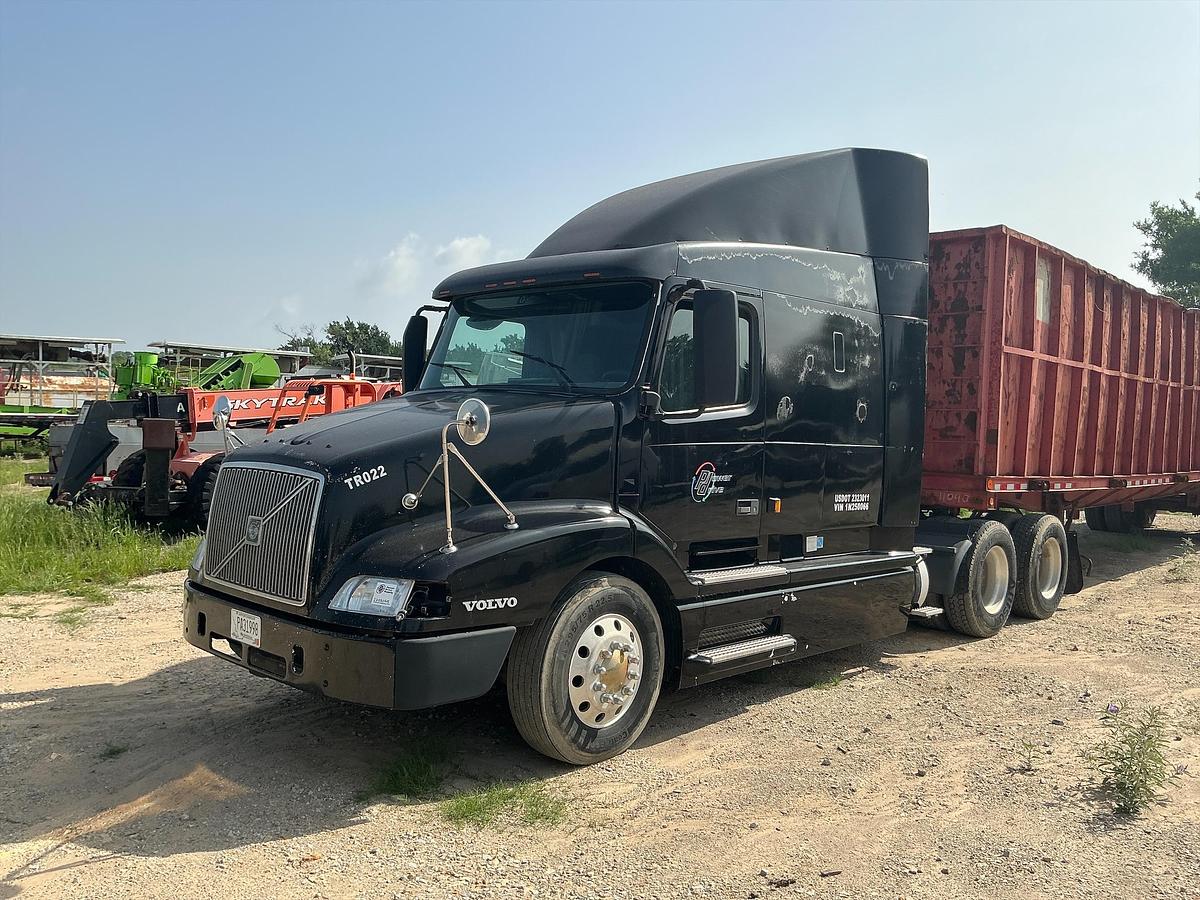 Used 2021 Volvo VNL Big Bunk Semi