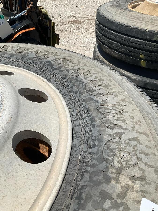 Used Firestone F5561 