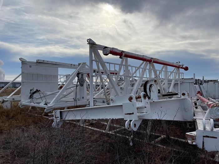 Used Pyramid 920,000 LB Cantilever Mast, Sub, Partial Rig