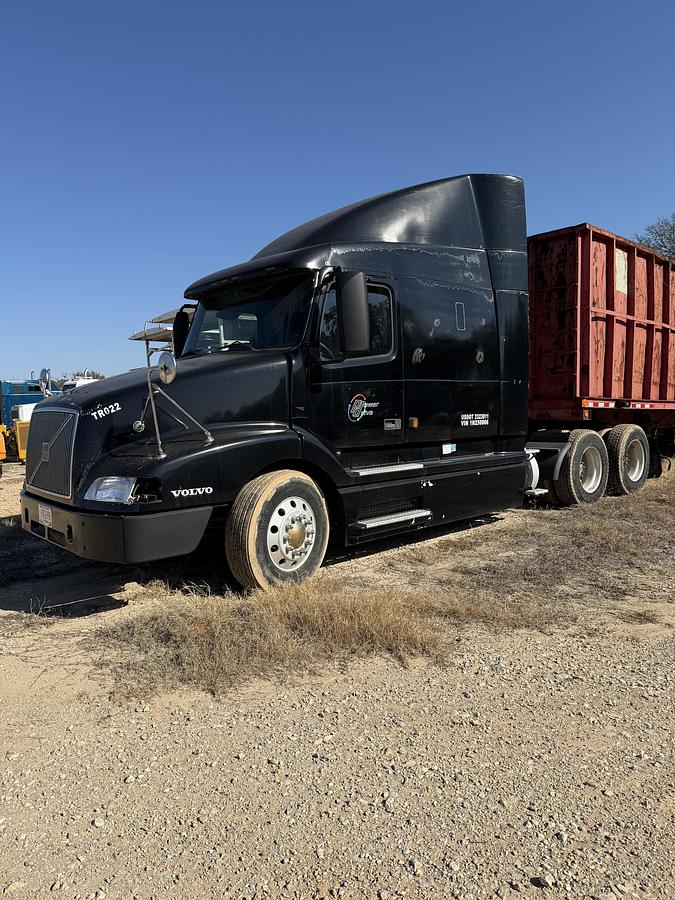 Used 2021 Volvo VNL Big Bunk Semi