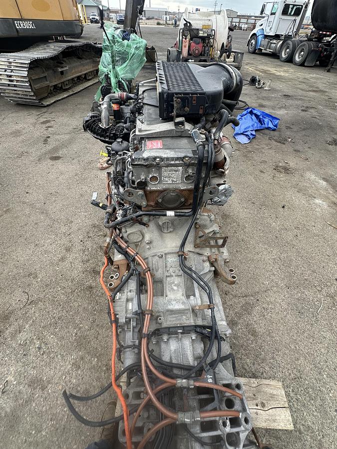 Used 2014 DETROIT DIESEL Engine: EDDXH14    Transmission Mercedes model A 960 261 9603 AUTO/MANUAL 12 speed