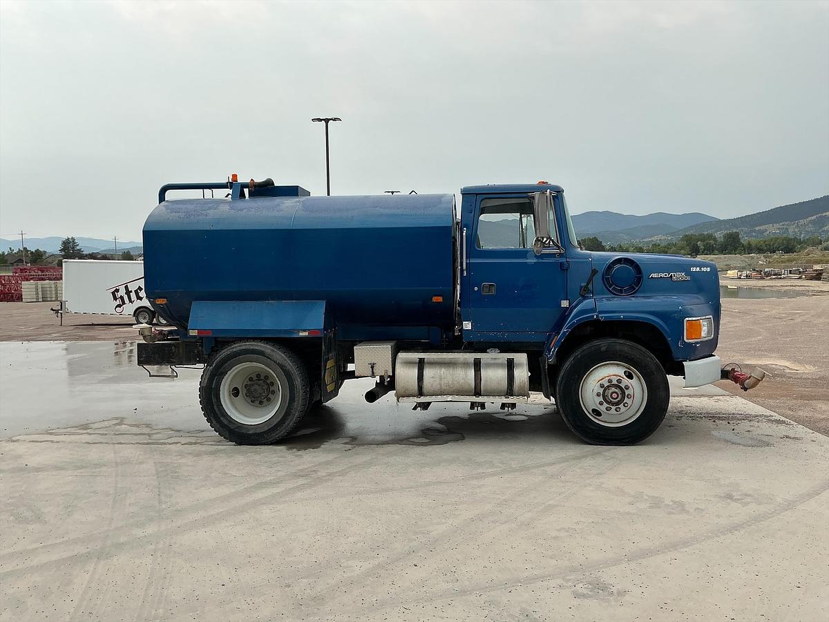 Used Ford 2000 Gallon Water Truck