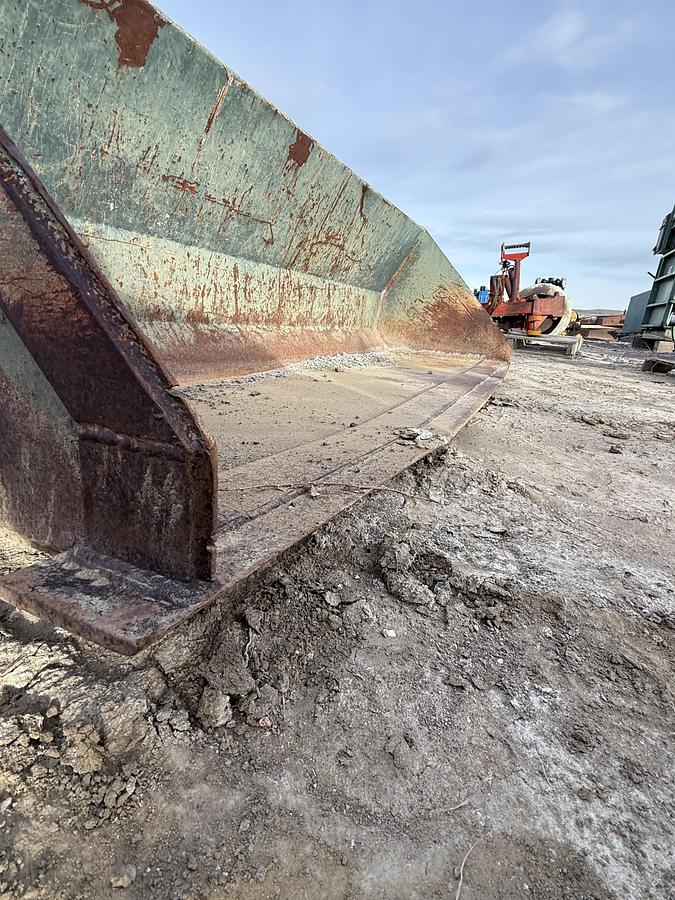 Used 2008 GEHL 8FT Bucket