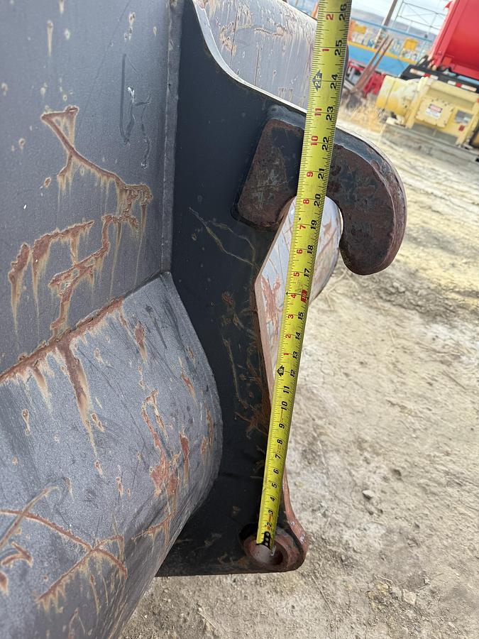 Used CAT Loader Bucket (100 inch wide)