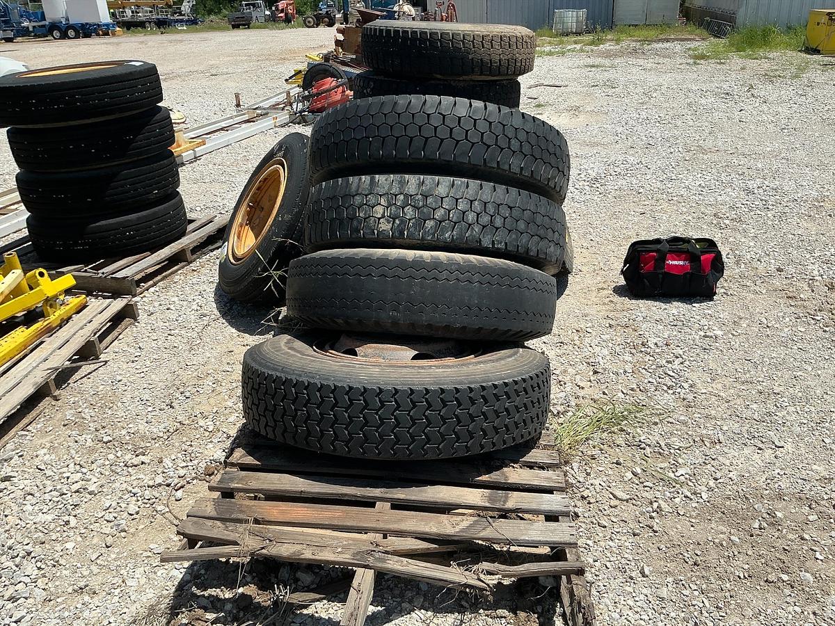 Used Steel Mark Radial Tires