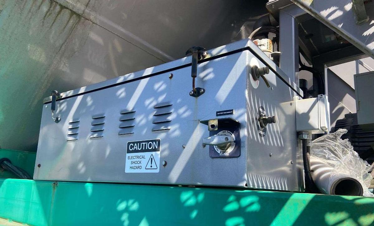 Used 2013 CHARLTON & HILL ESH-1701 T/A SAND HOGG TRAILER