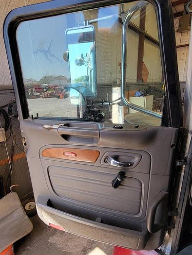 Used 2006 Peterbilt ISX 378