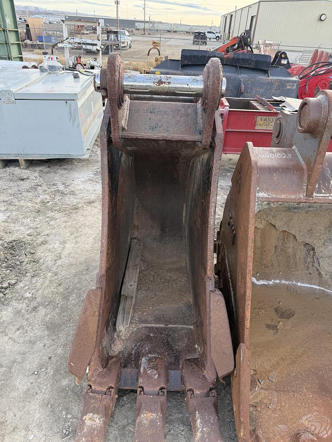 Used TAG 24in Excavator Bucket