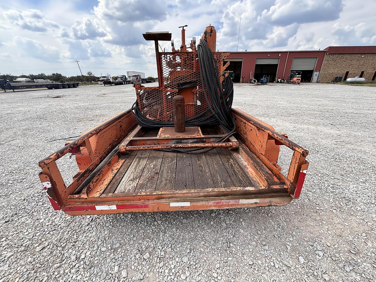 Used KOOMEY TYPE 3 STATION CLOSING UNIT W/ (4) 10 GAL ACCUMULATOR BOTTLES