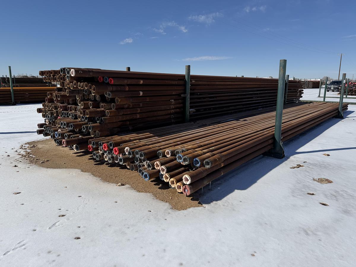 Used 4 inch S135 Range 3 Drill Pipe 14# BN XT39 Conn