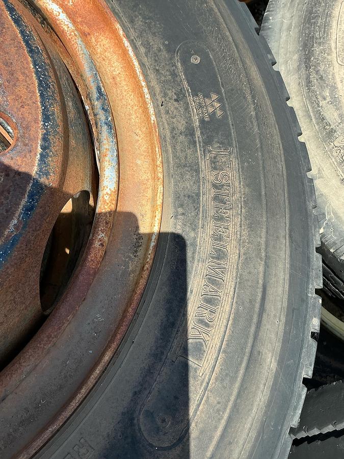 Used Steel Mark Radial Tires