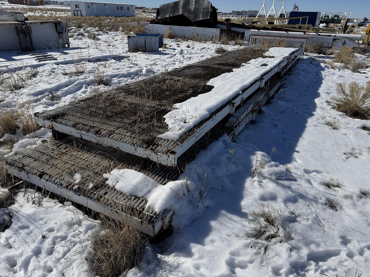 Used (2) Walkways and Small Table Rig #323 