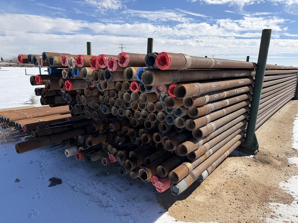 Used 4 inch S135 Range 3 Drill Pipe 14# BN XT39 Conn