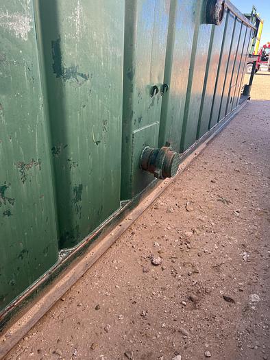 Used Mud Mixing Tank 200 BBL With Shaker