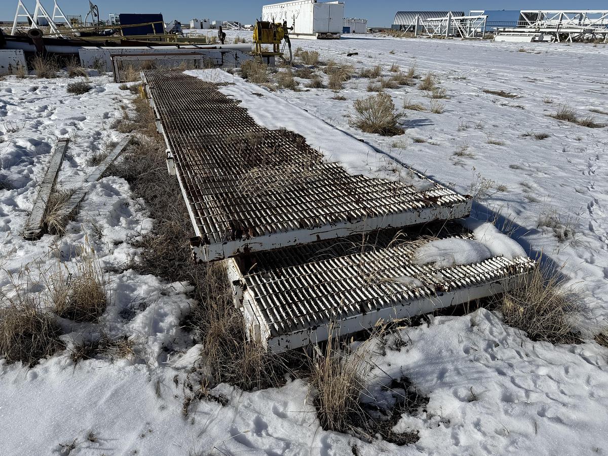 Used (2) Walkways and Small Table Rig #323 