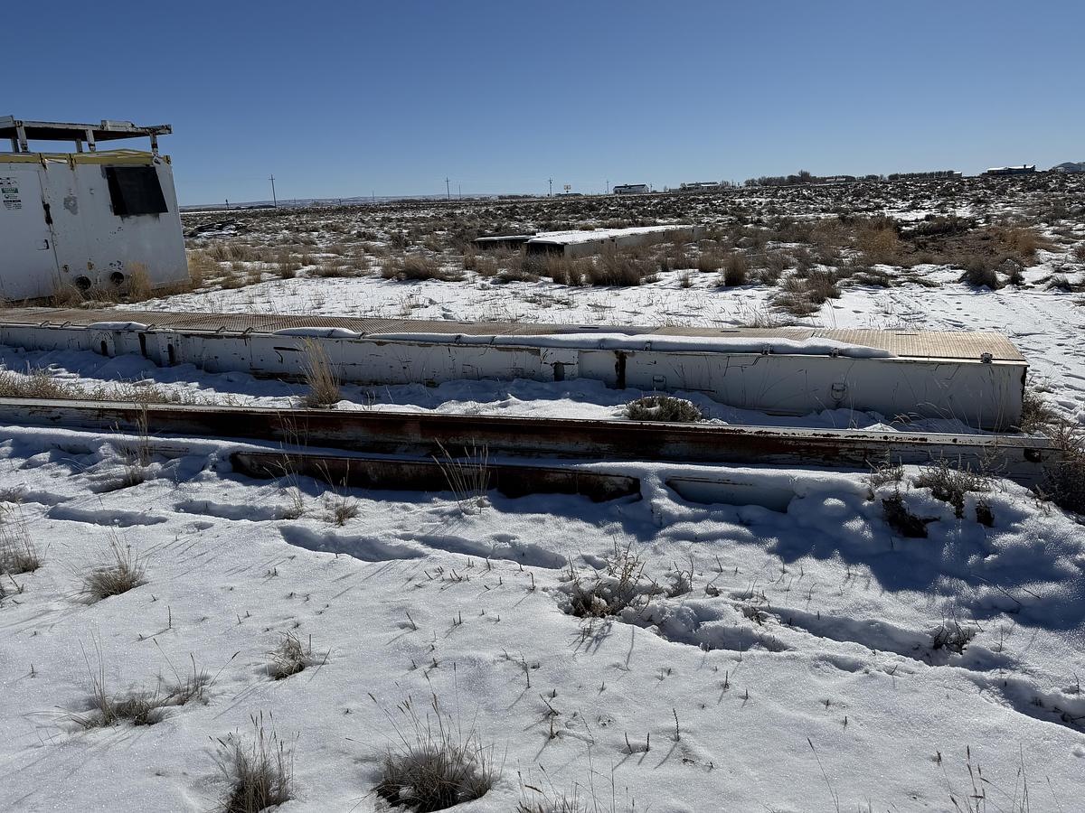 Used (3) Empty Suitcases and (2) Big “I” Beams Rig #323 