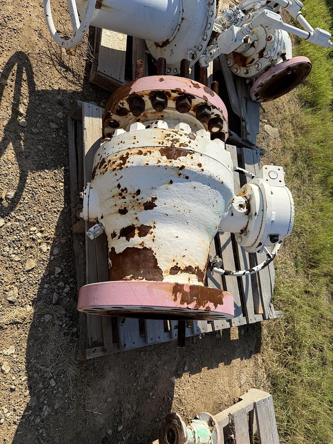 Used 10" Valve With Actuator