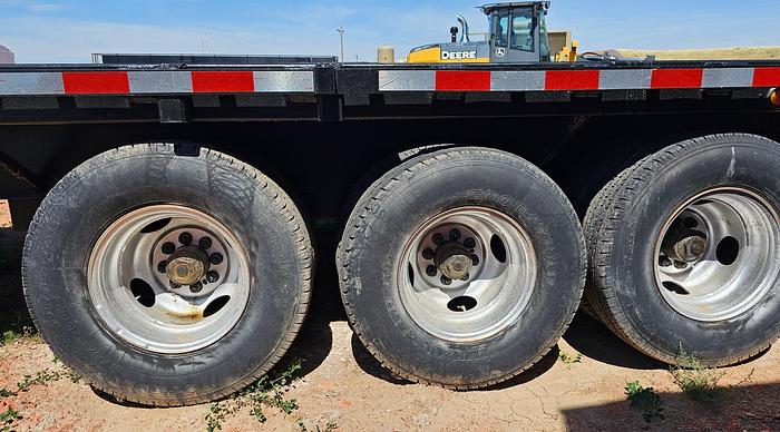 Used Holland Flatbed 8ft x 32ft Tri-Axle Flatbed