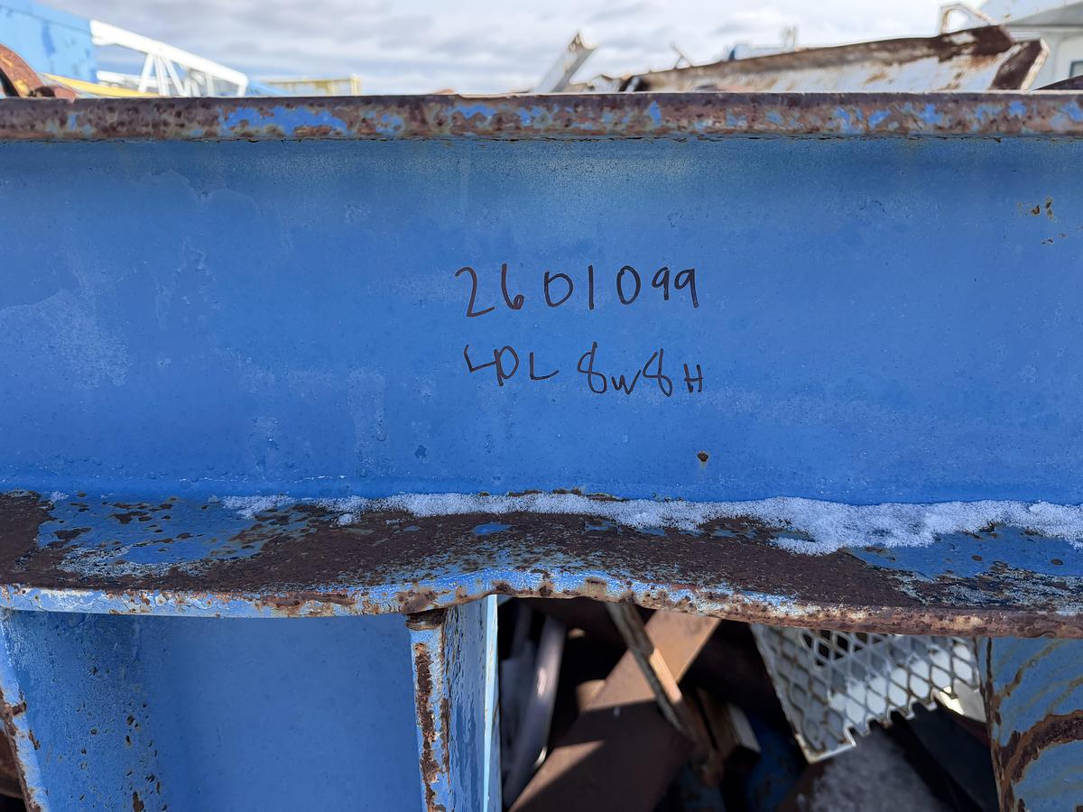 Used Junk Box with Pipe Plate and Center Steel Rig #235