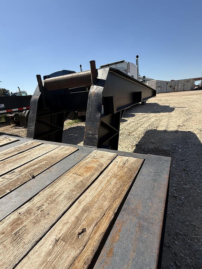 Used 2009 Nuttall Step Deck 4 Axel Trailer